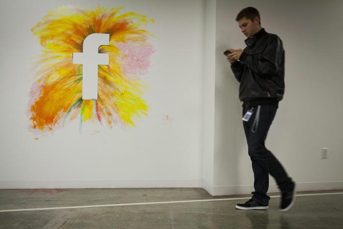Facebook, si potranno comprare notizie in abbonamento