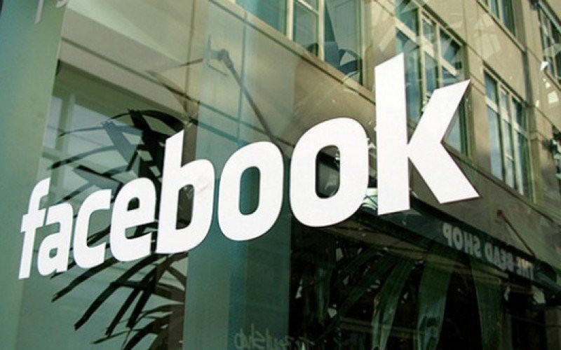 Un “bug” di Facebook rivela ai terroristi identità dei controllori