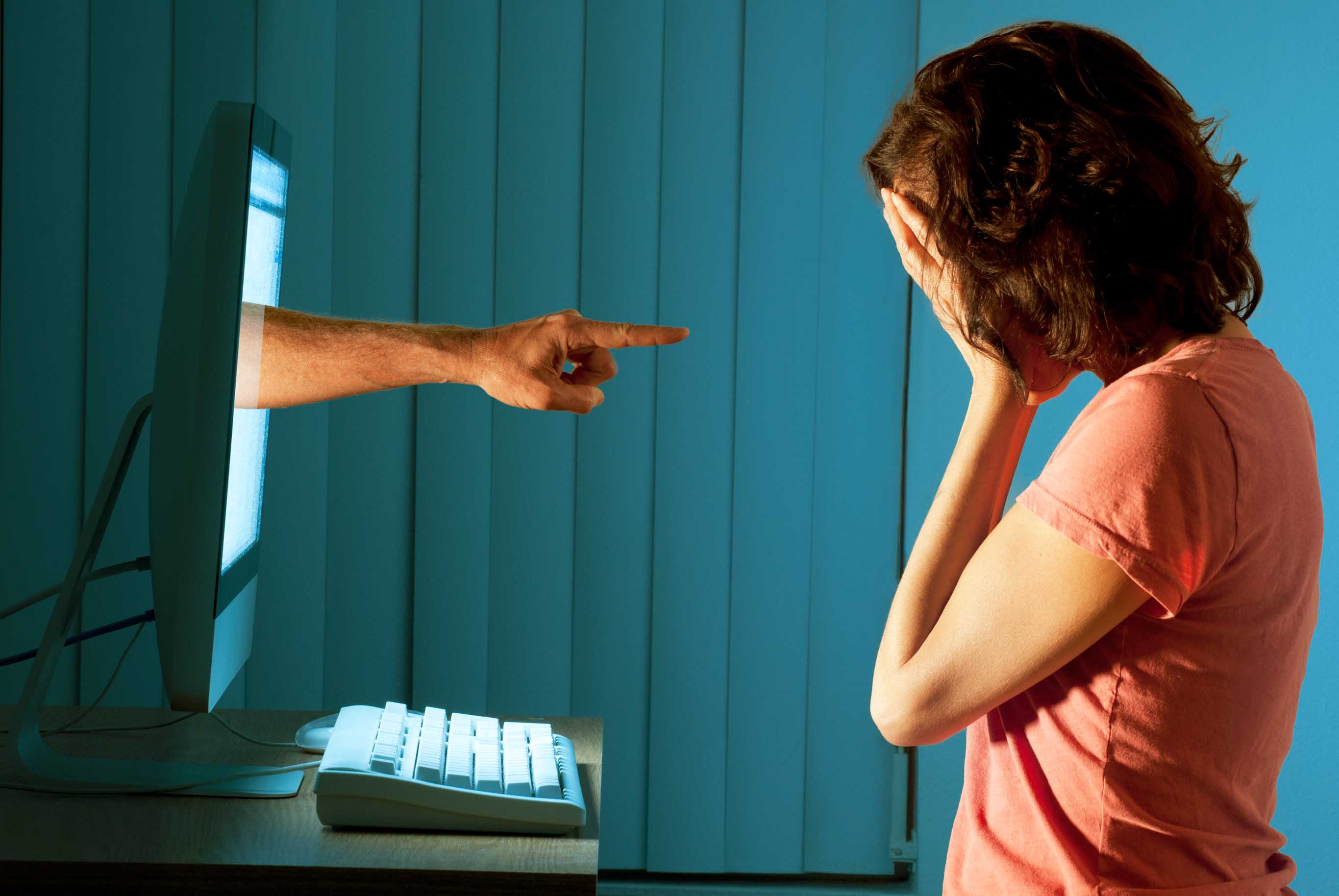 Cyberbullismo: legge in vigore, stretta sul web