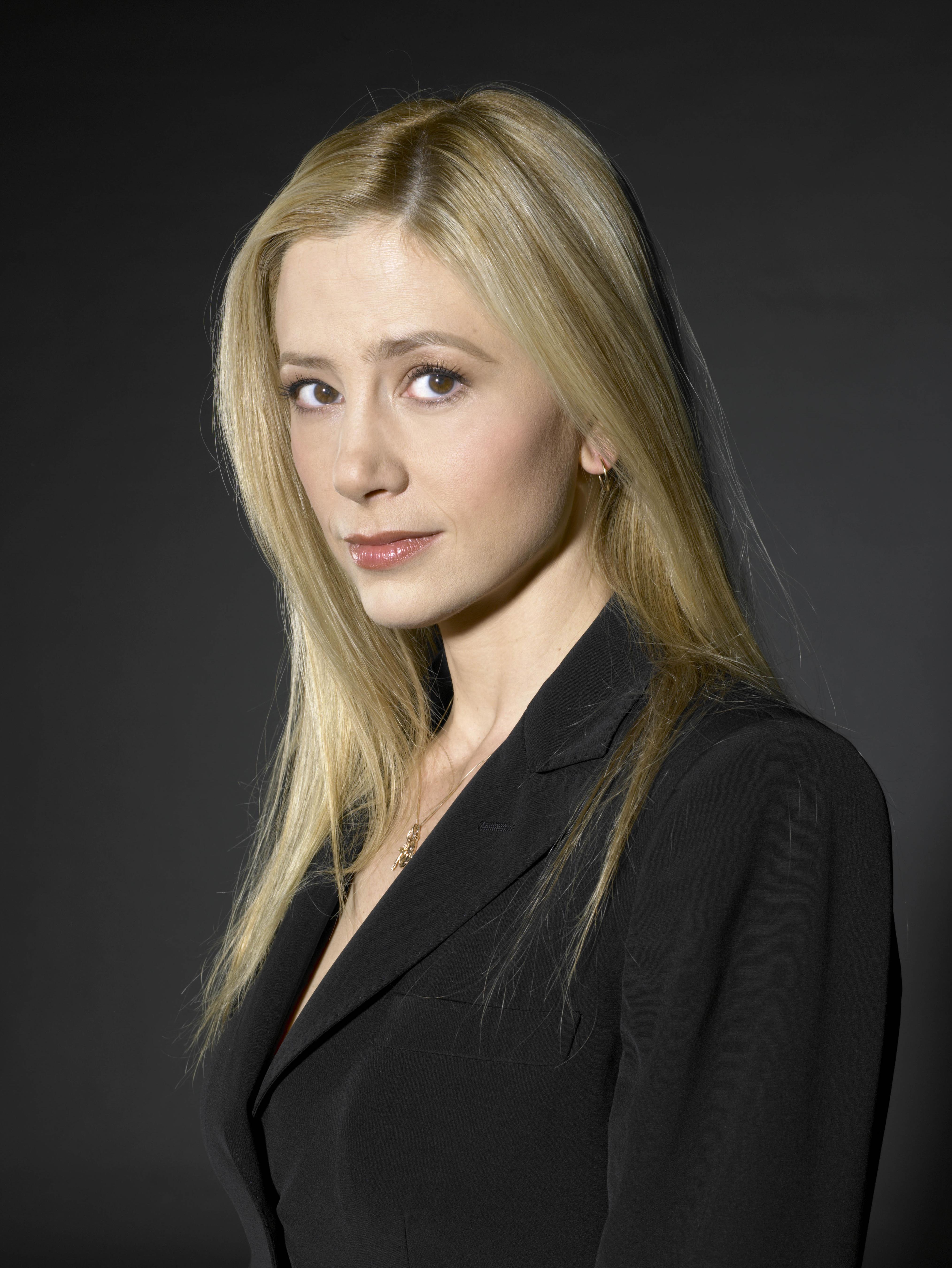 Molestie sessuali: Sorvino si scusa con Dylan Farrow. Addio ad Allen 