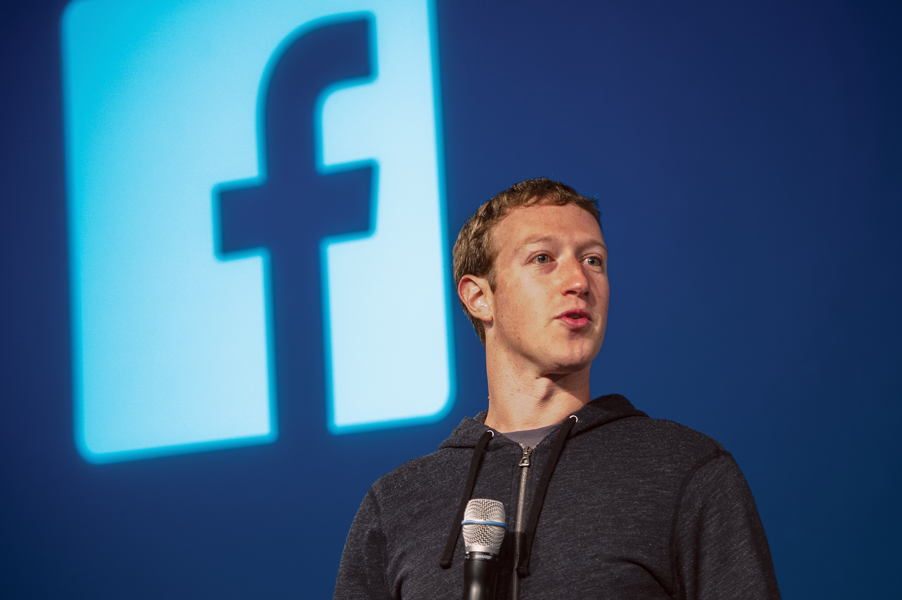 Facebook, 2017 “positivo ma difficile” 