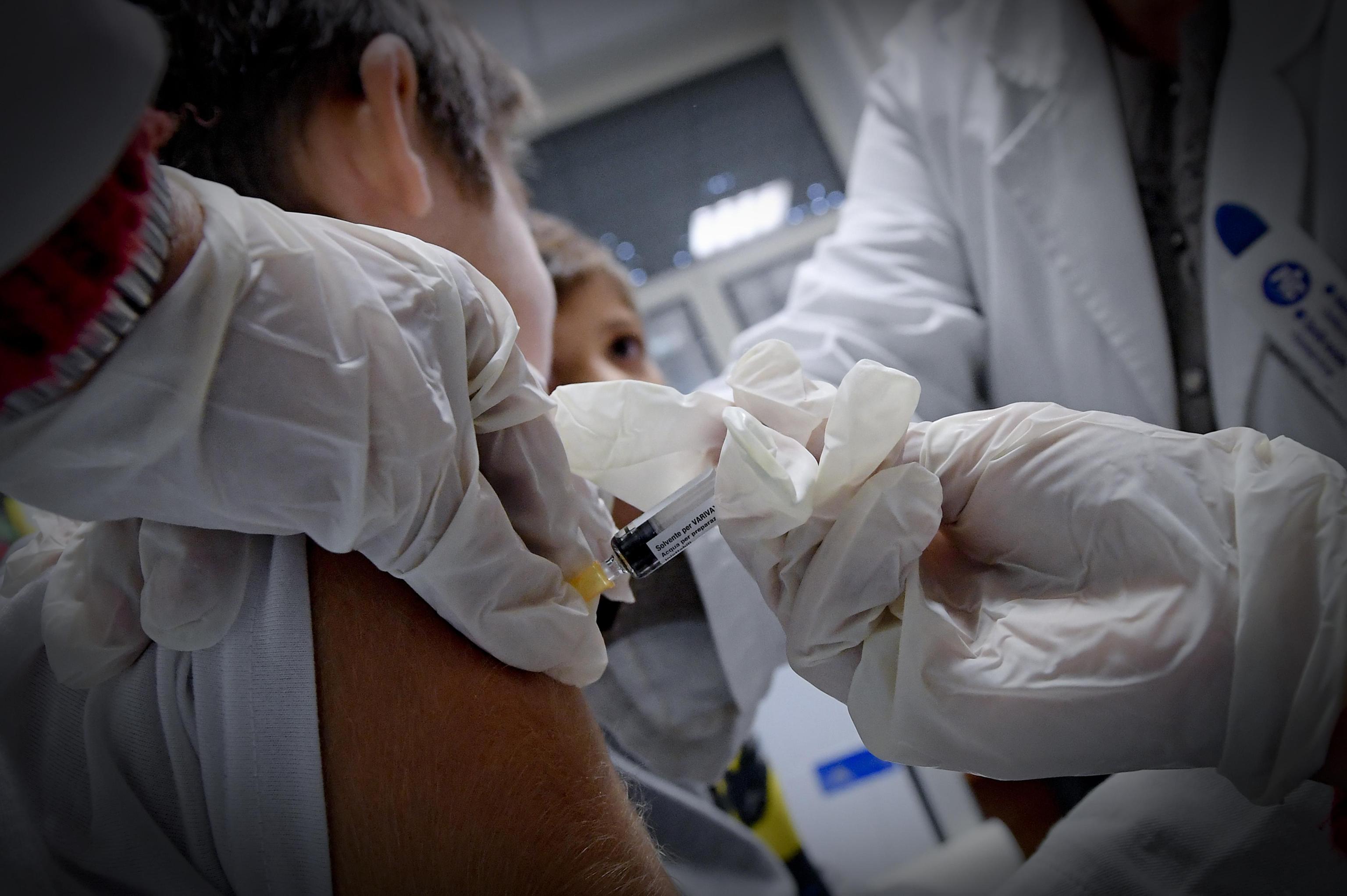 Vaccini, cosa accade se non si rispettano i termini