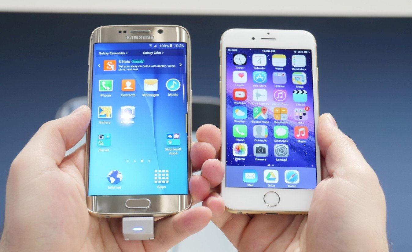 Barcellona, la sfida a distanza tra Samsung e iPhone