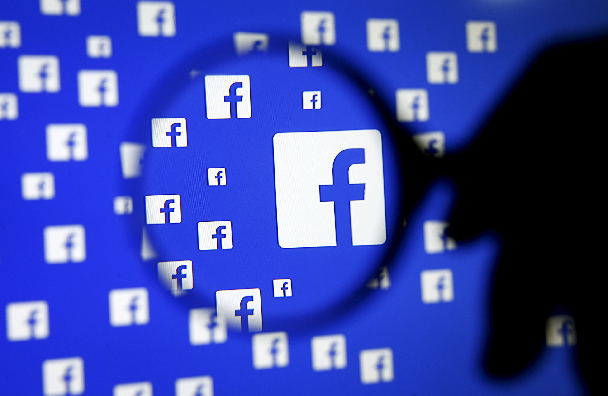 Facebook, i post di familiari e la pubblicità 