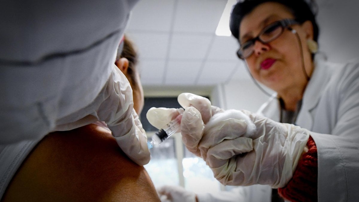 Vaccini, i presidi non ammetteranno i bambini “non in regola”