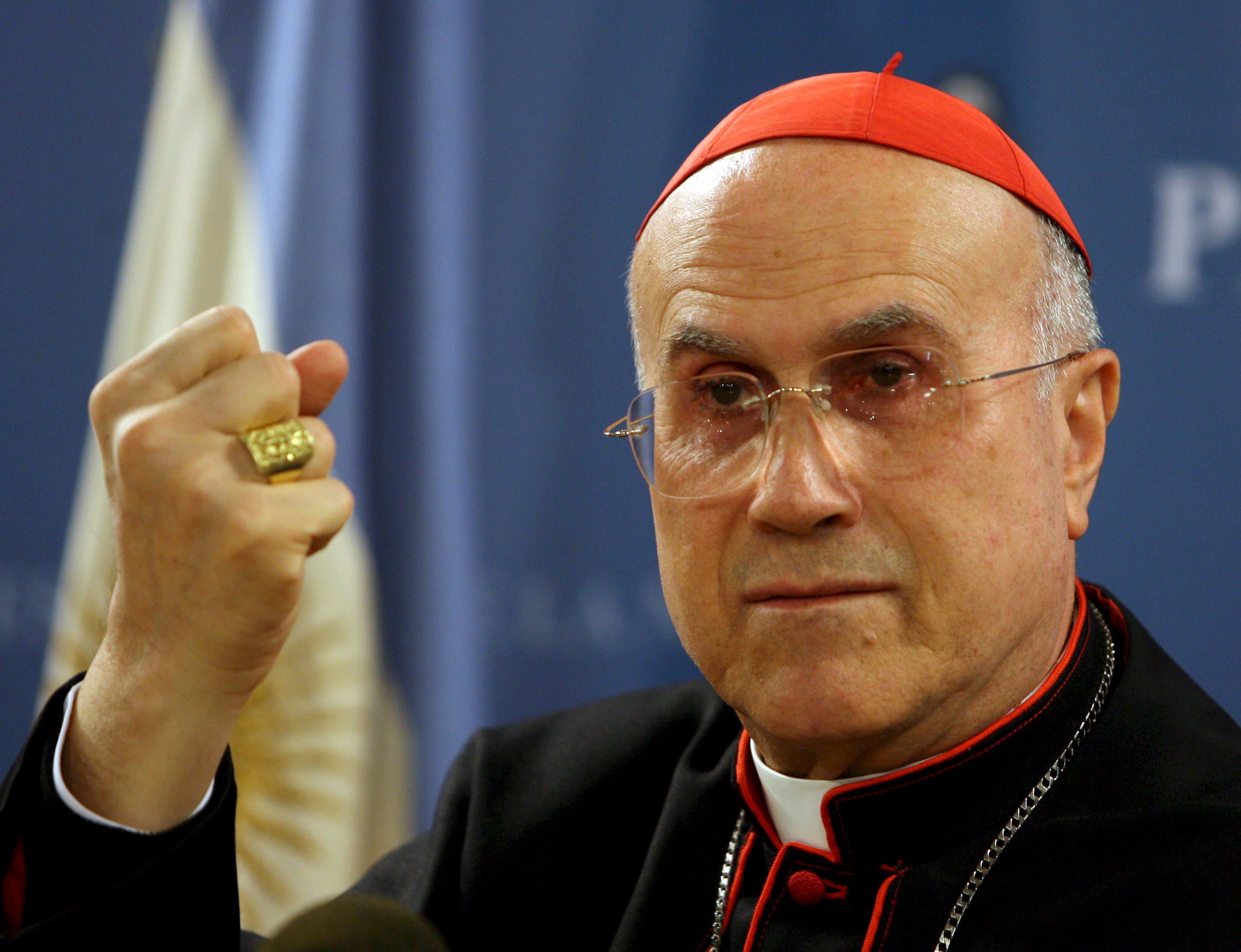 “I miei Papi”, lo sfogo amaramente improvvido del cardinale Bertone 