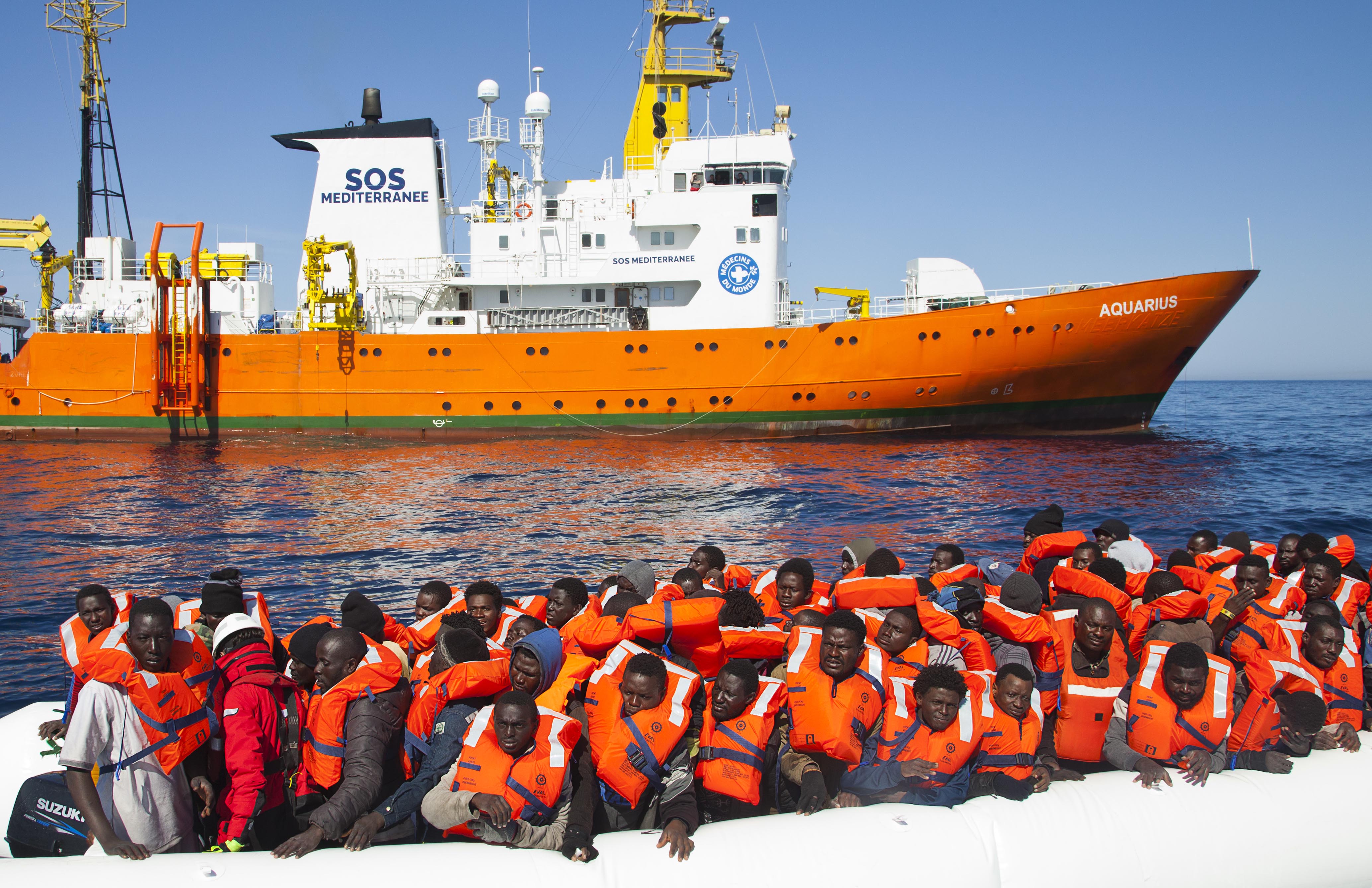 Migranti: tensioni tra Ong e Guardia costiera libica