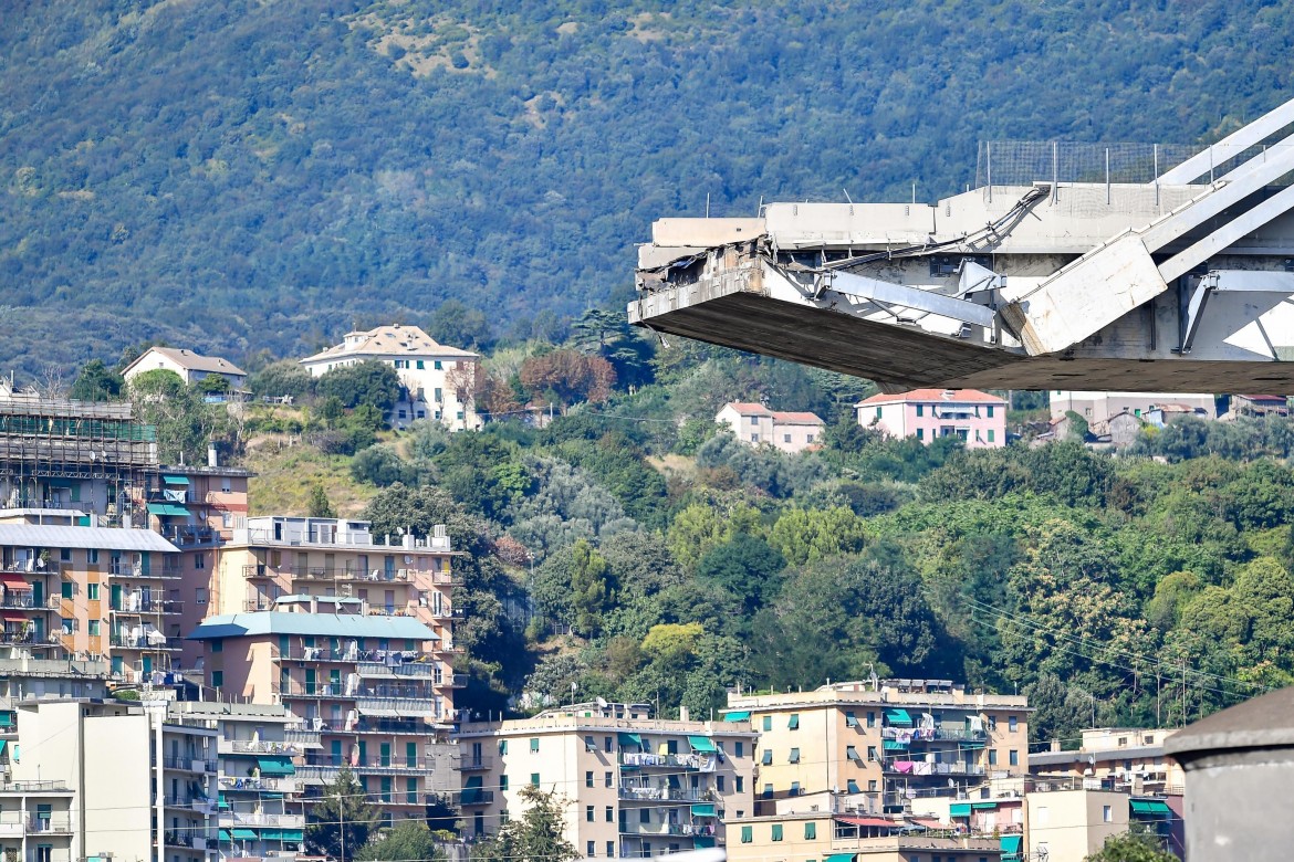Smontaggio ed esplosivo, entro ottobre giù ponte Morandi