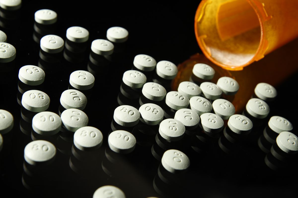 Vendere gli oppiacei e i farmaci con cui disintossicarsi