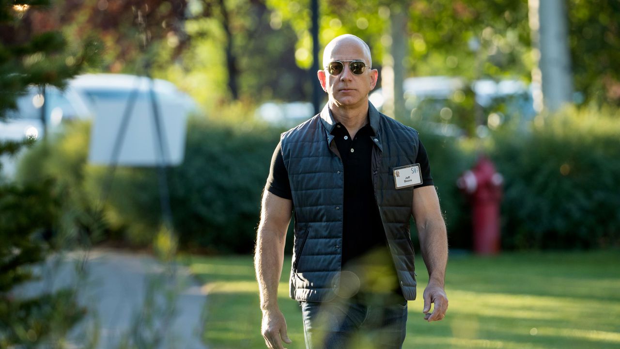 Da Bezos due mld di dollari per senzatetto e asili