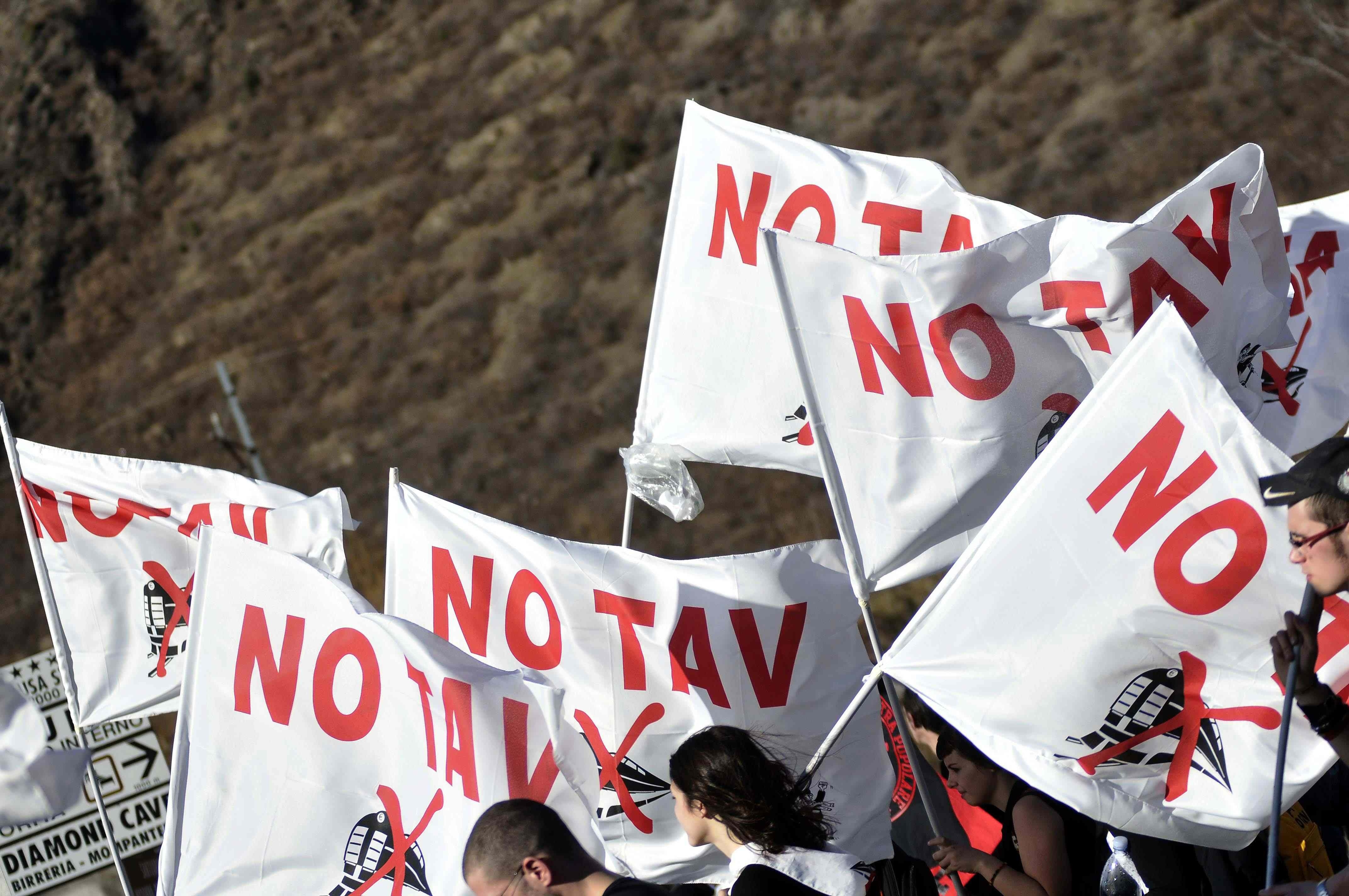 No Tav, trent’anni di carcere per gli scontri in Valsusa