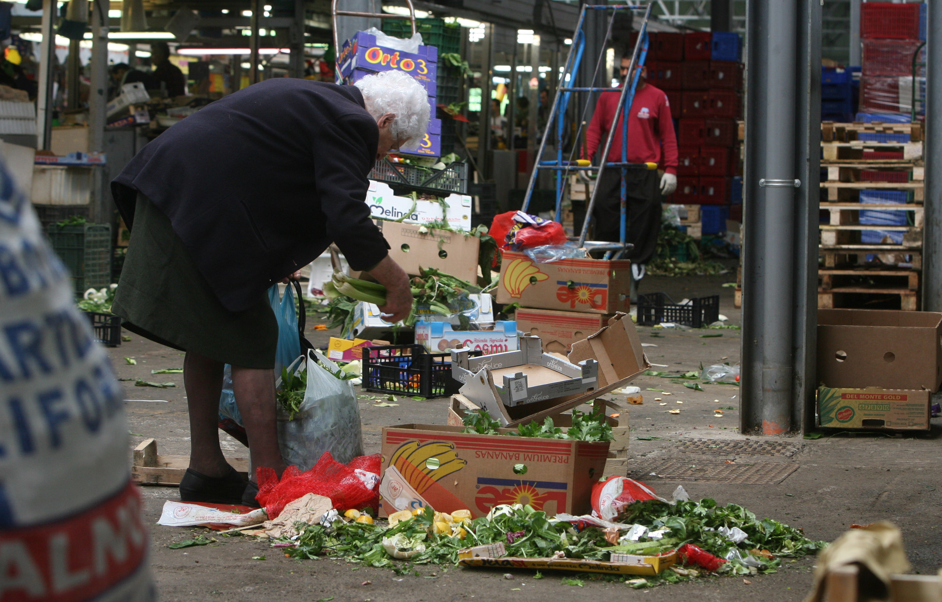 Italia prima in Ue per persone a rischio povertà