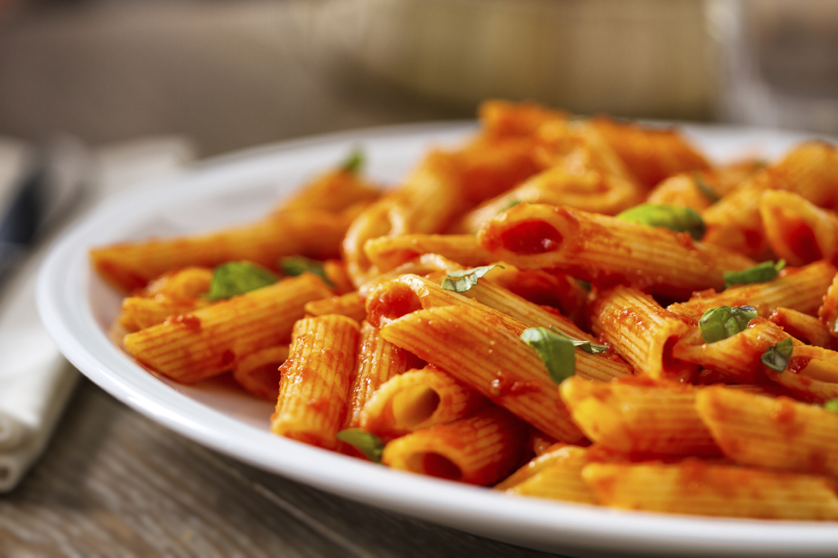 Il mondo celebra la pasta, un piatto su 4 parla italiano