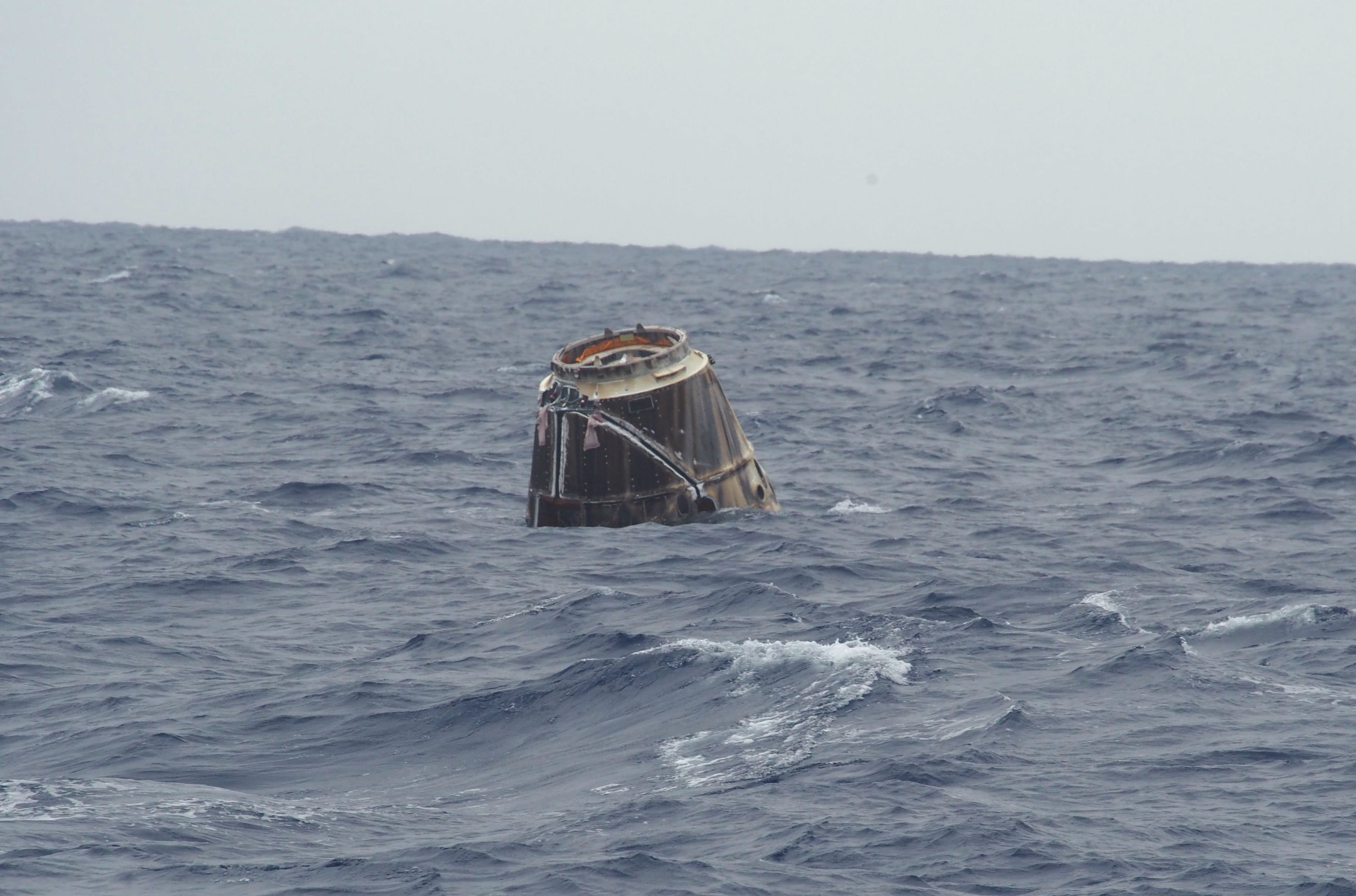Crew Dragon torna a Terra, nuova Era per la Nasa
