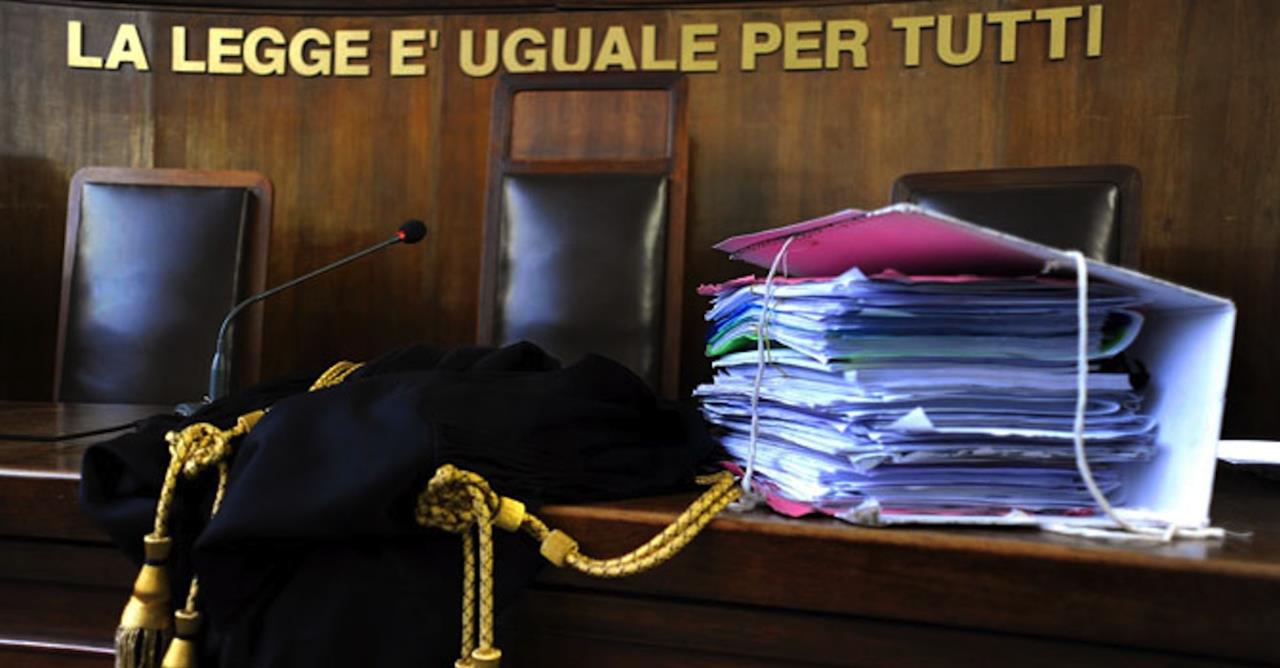 I bacchettoni di una nuova imbecillità