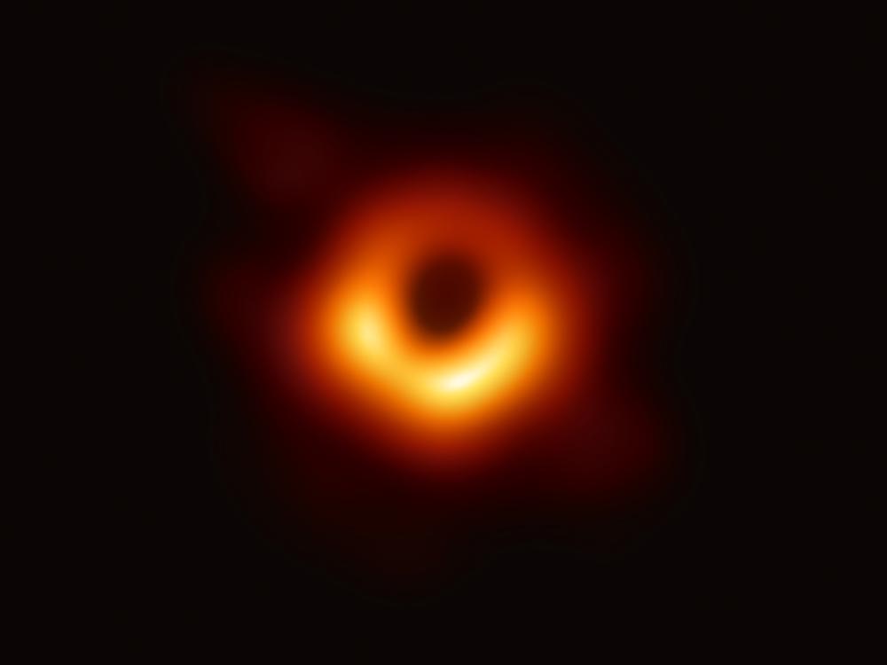 Buchi neri: la prima foto della storia