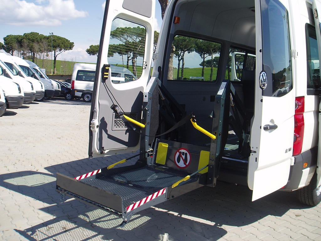 Corsie preferenziali e Ztl ai disabili che vanno nei Centri di recupero