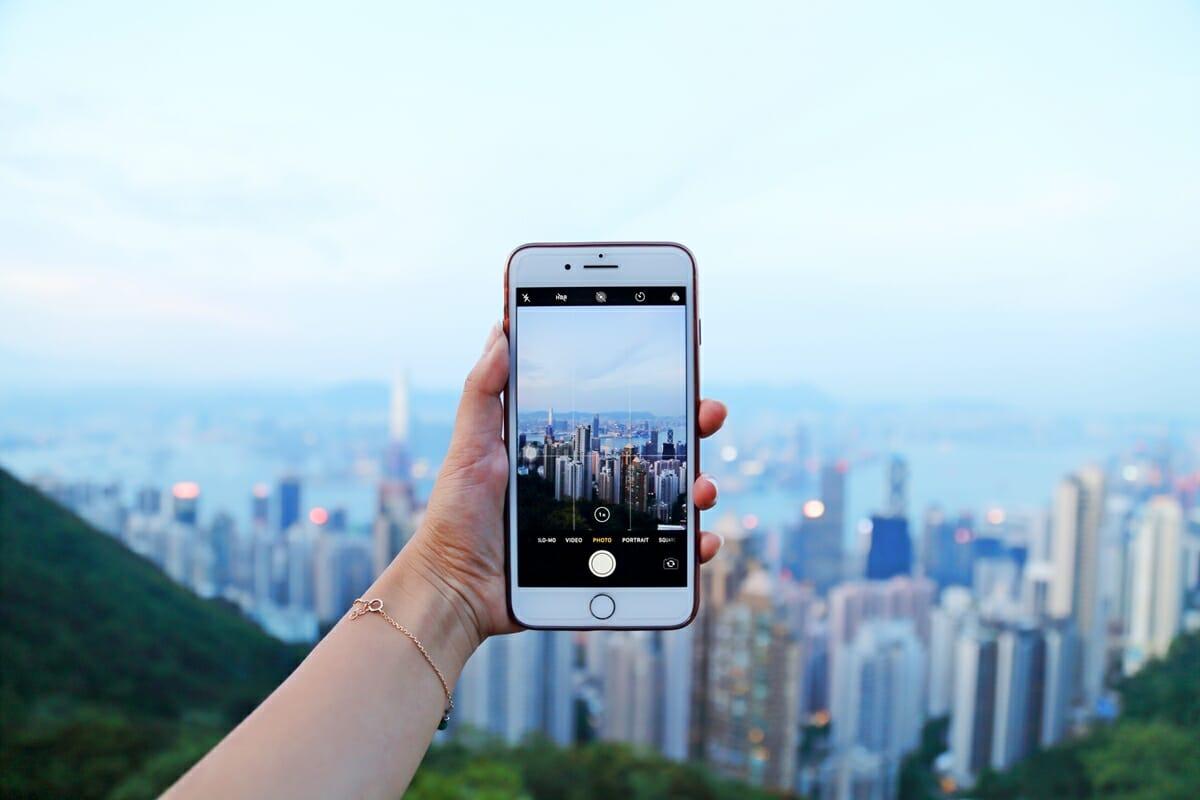 Cresce digitale nei viaggi, 23% paga via smartphone