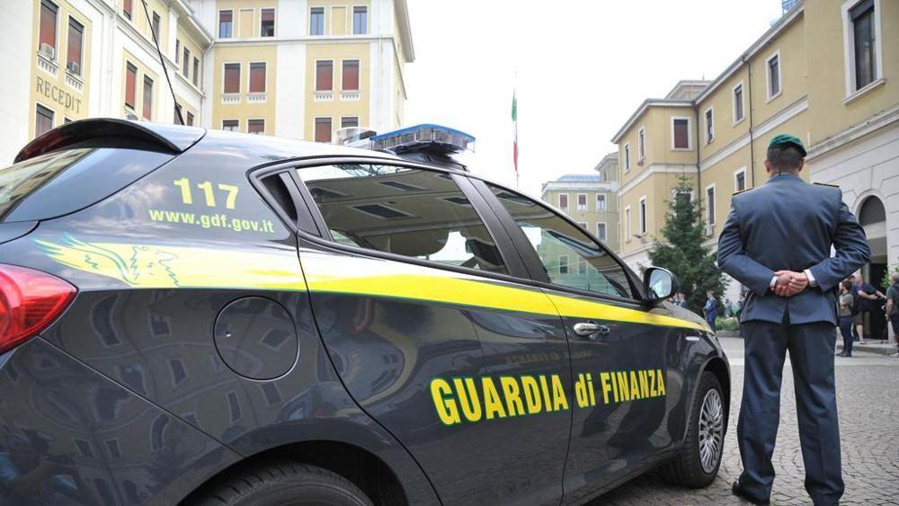 Banca Base di Catania, arrestati il presidente del Cda e il dg