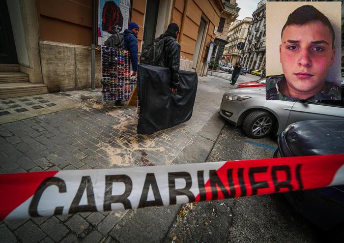 INSIEME AD UGO SCOMPARE LO STATO. ANCORA UNA VOLTA