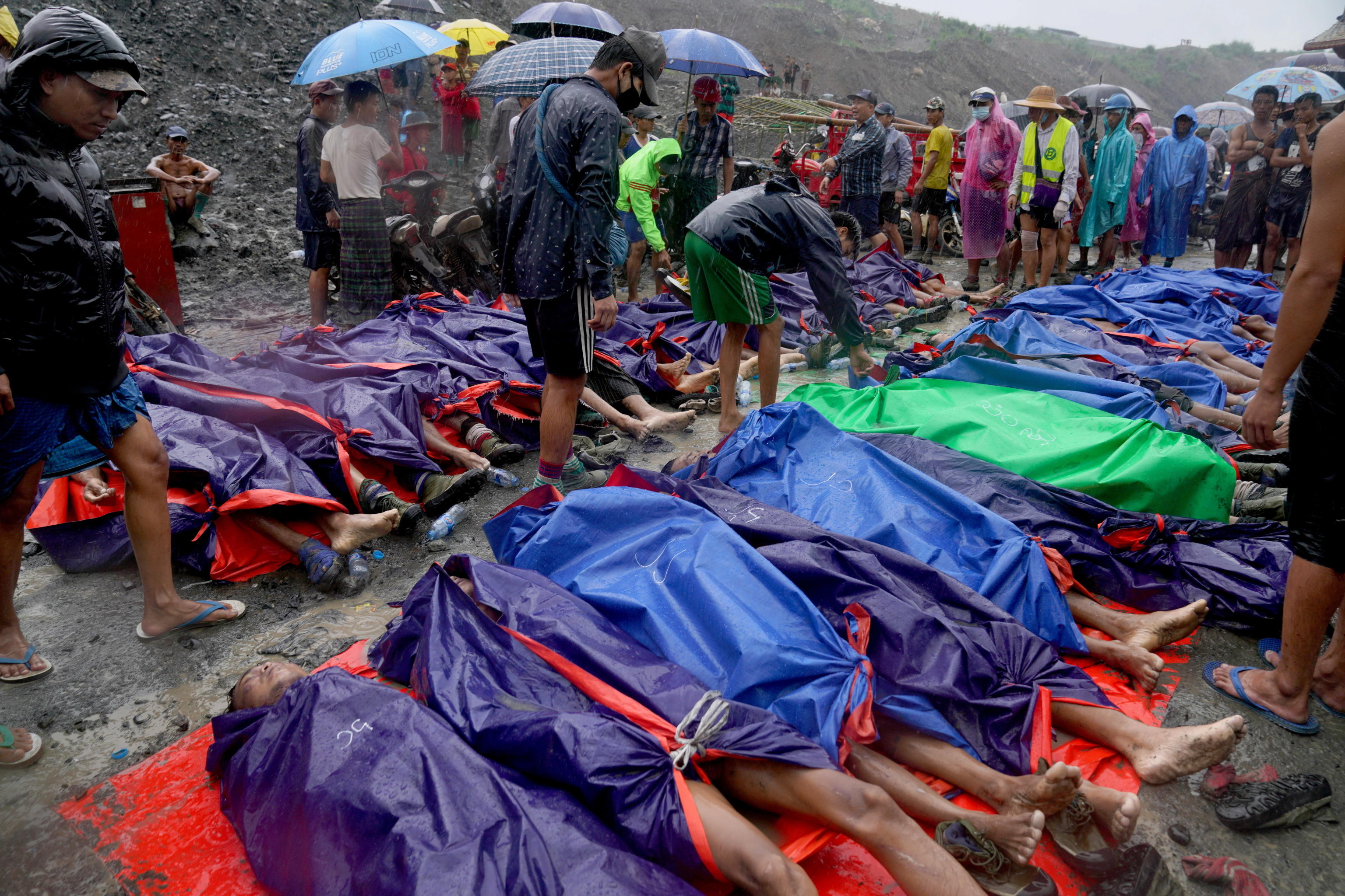 Frana miniera di giada in Myanmar, oltre 160 morti