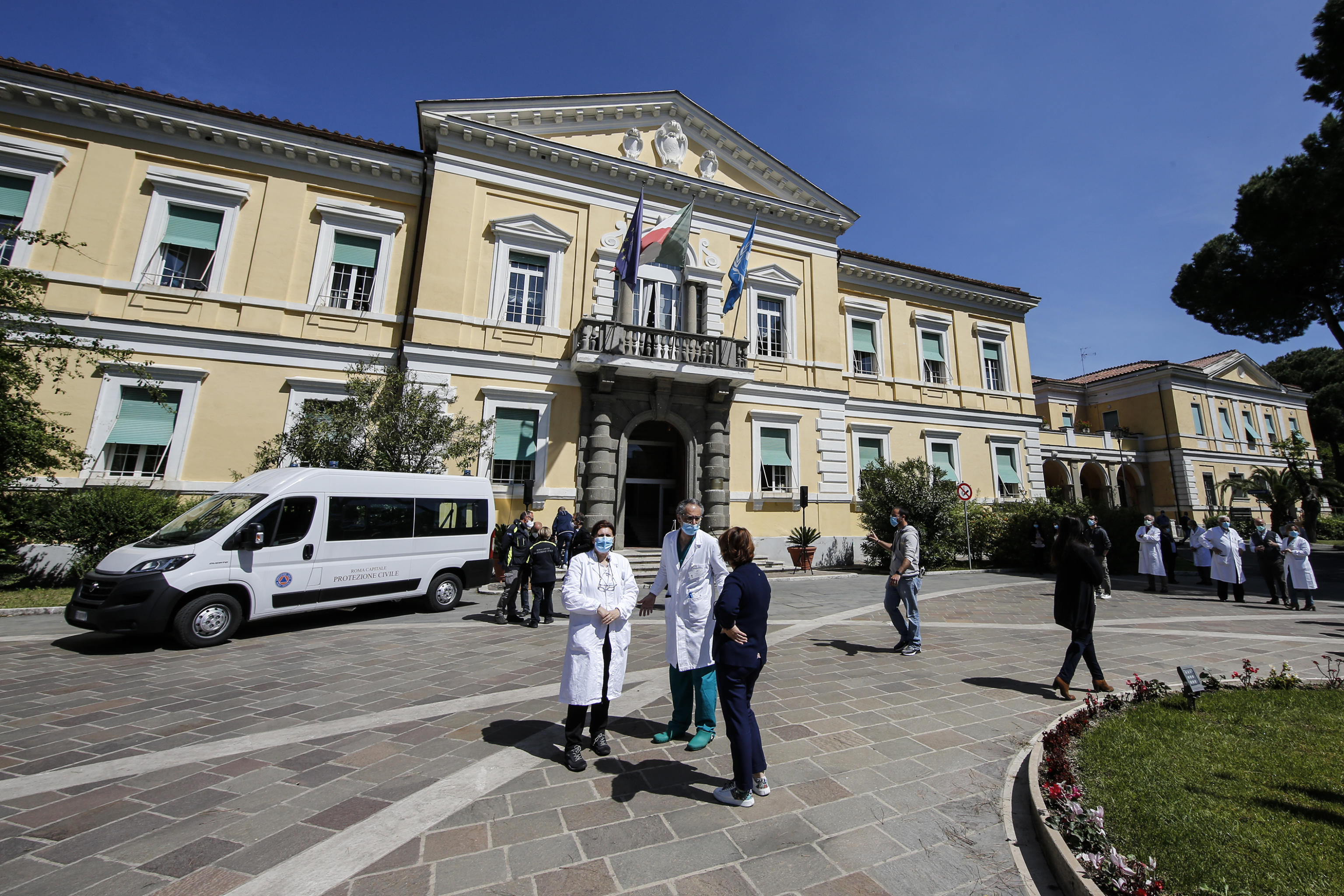 Vaccini Covid fase 2 e Hiv fase 3 allo Spallanzani, ok ai primi test