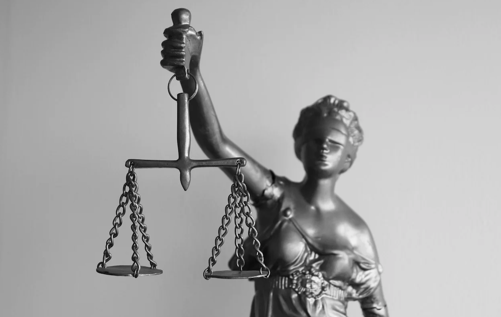 L’odissea di Ambrogio Crespi con la giustizia italiana