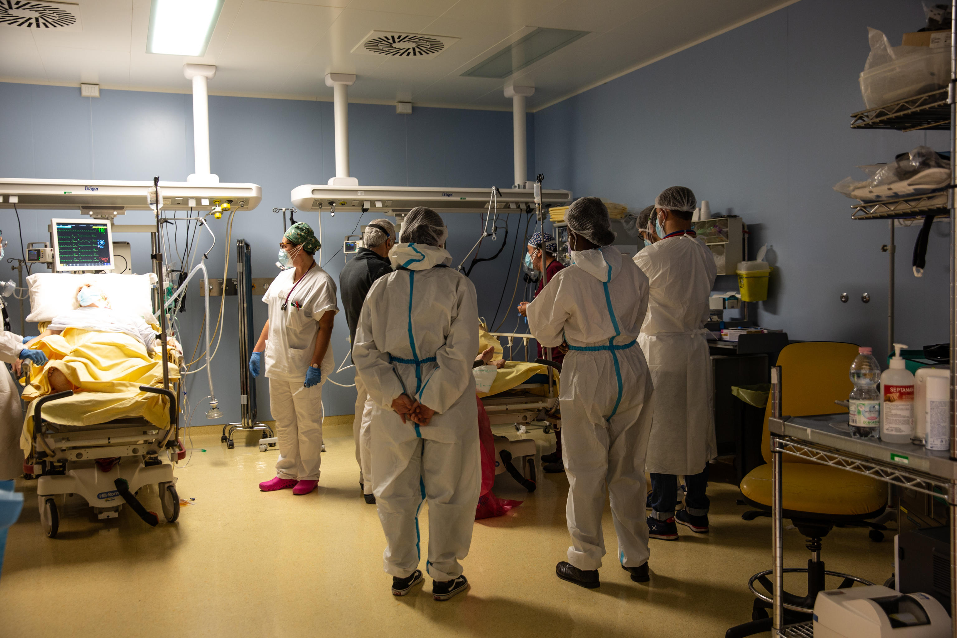 Covid: rallenta la velocità di crescita dei casi