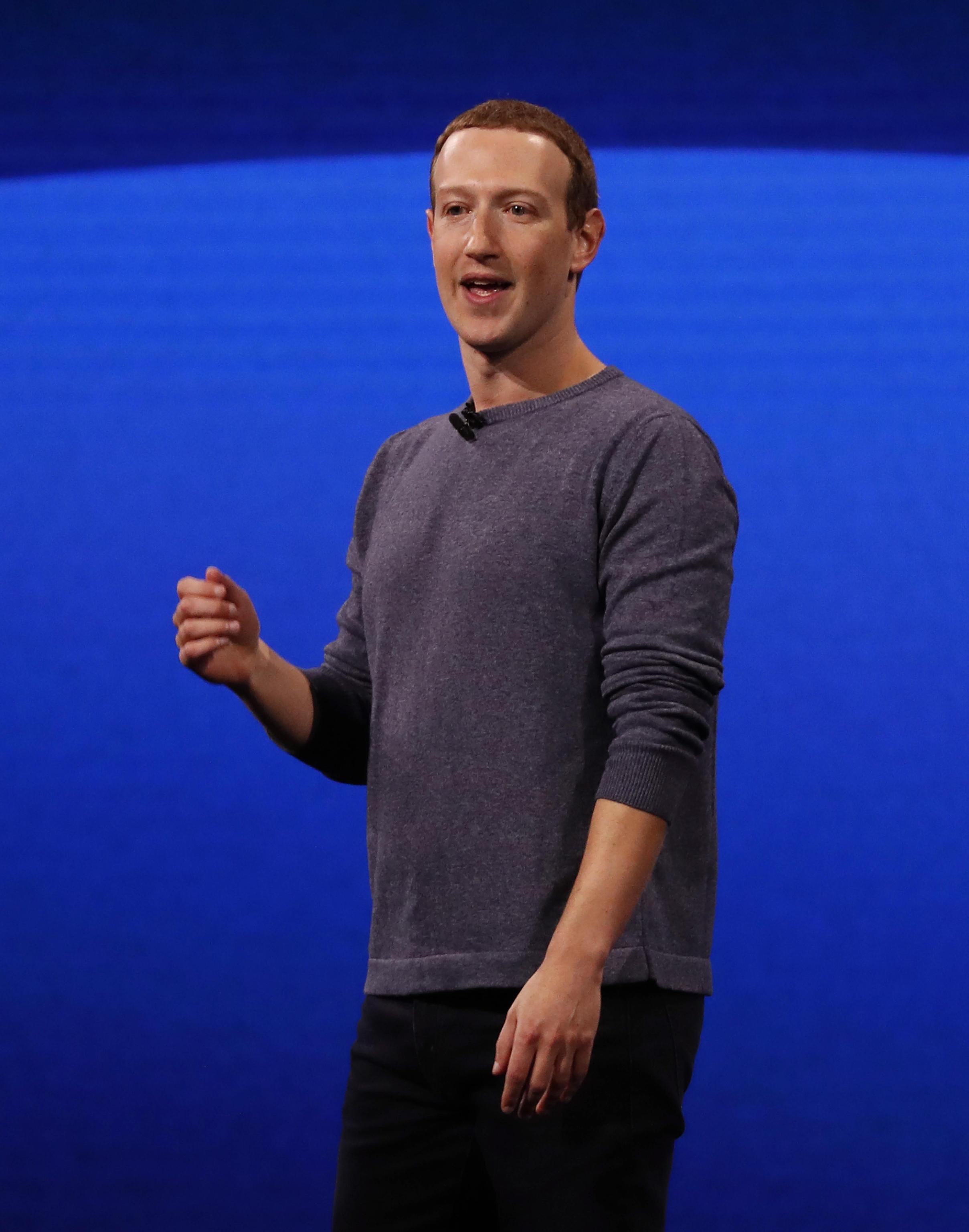 Facebook, un’ex dipendente denuncia: “Alimenta l’odio online”
