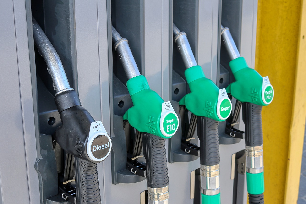 Carburante: prezzi al rialzo, consumatori sul piede di guerra