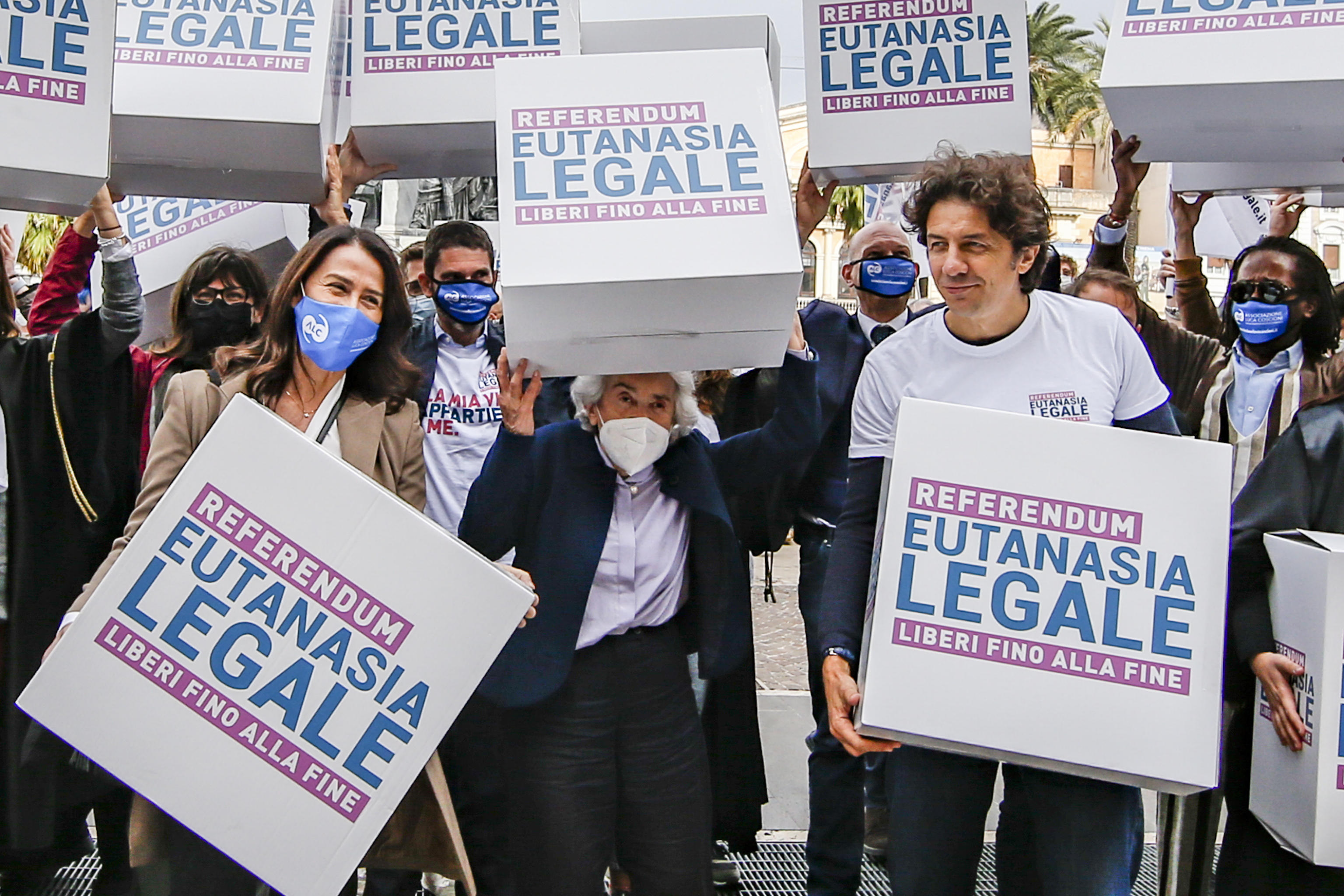 Suicidio assistito, primo via libera in Italia