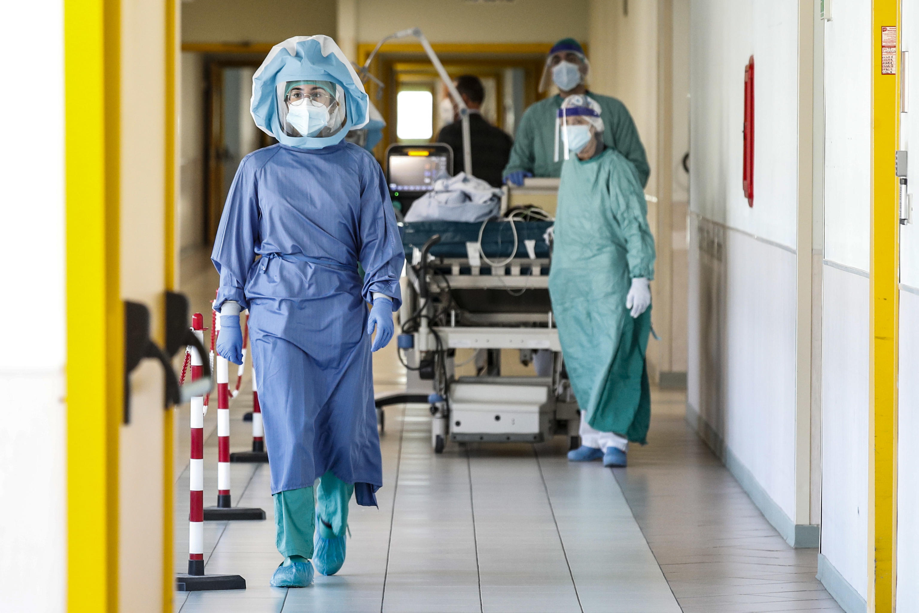 Covid, Gimbe: “Casi in crescita da 5 settimane”