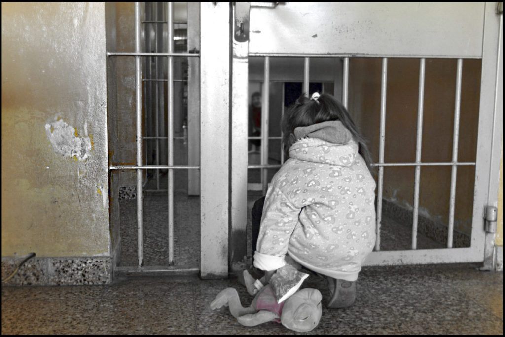 “Mai più bambini dietro le sbarre”