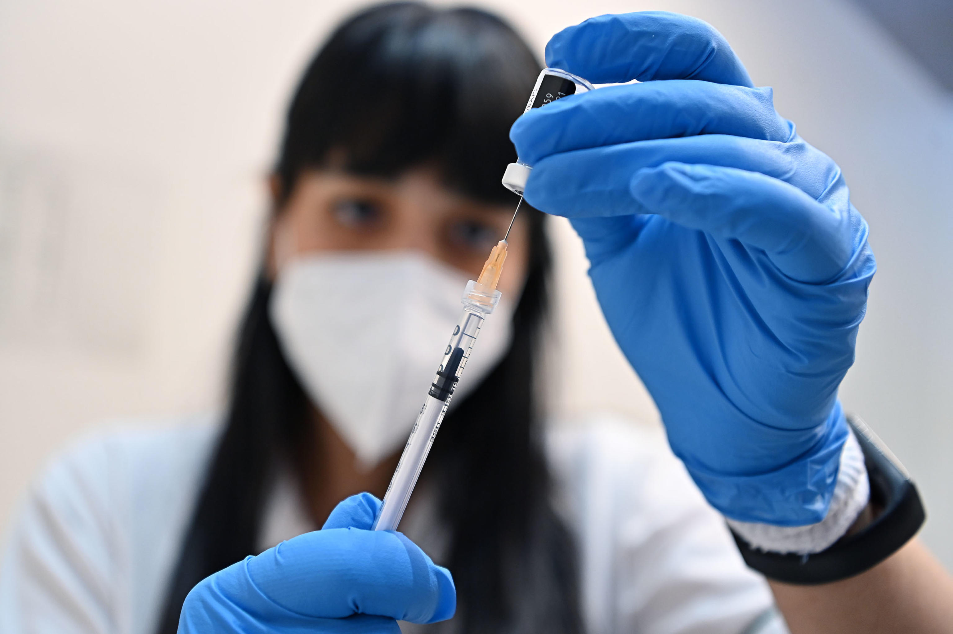 Variante Omicron e fine pandemia: cosa dicono gli esperti