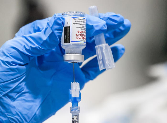 La razionalità conta più che il virus sia “endemico” oppure no