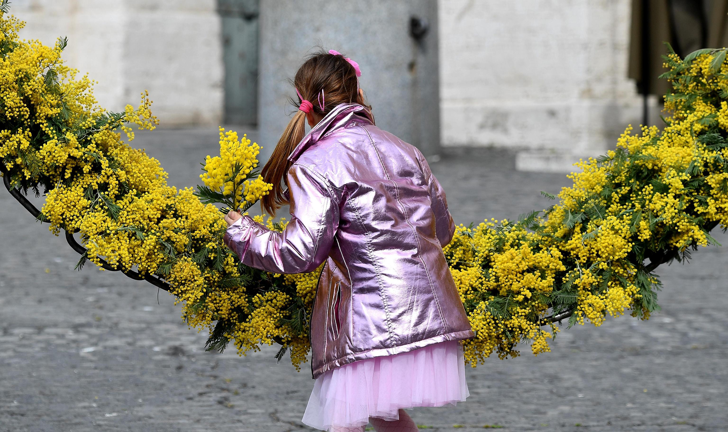 8 marzo: tre strade per l’uguaglianza