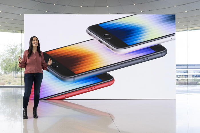 Apple, meno iPhone Se: colpa della guerra in Ucraina