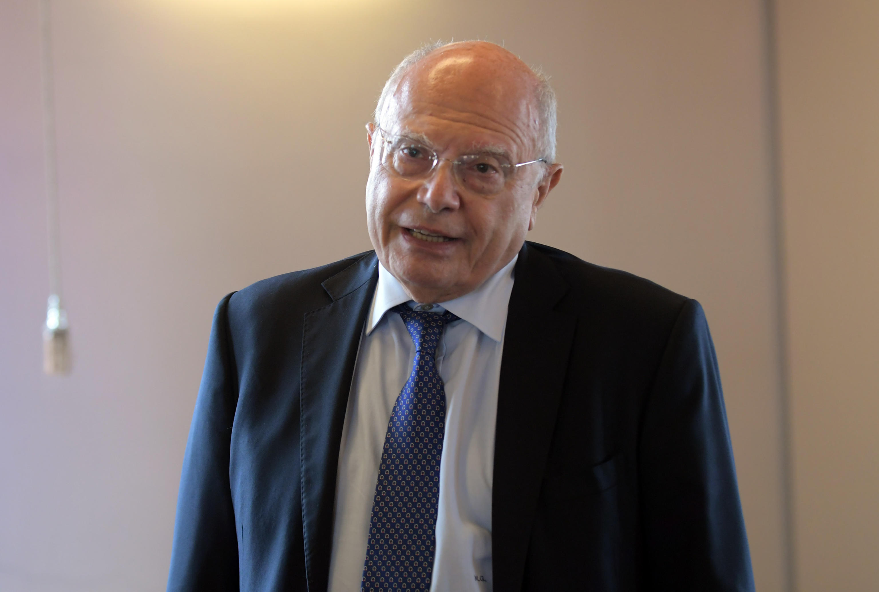 Galli fa retromarcia: “I morti di Covid? Avevano altre patologie”