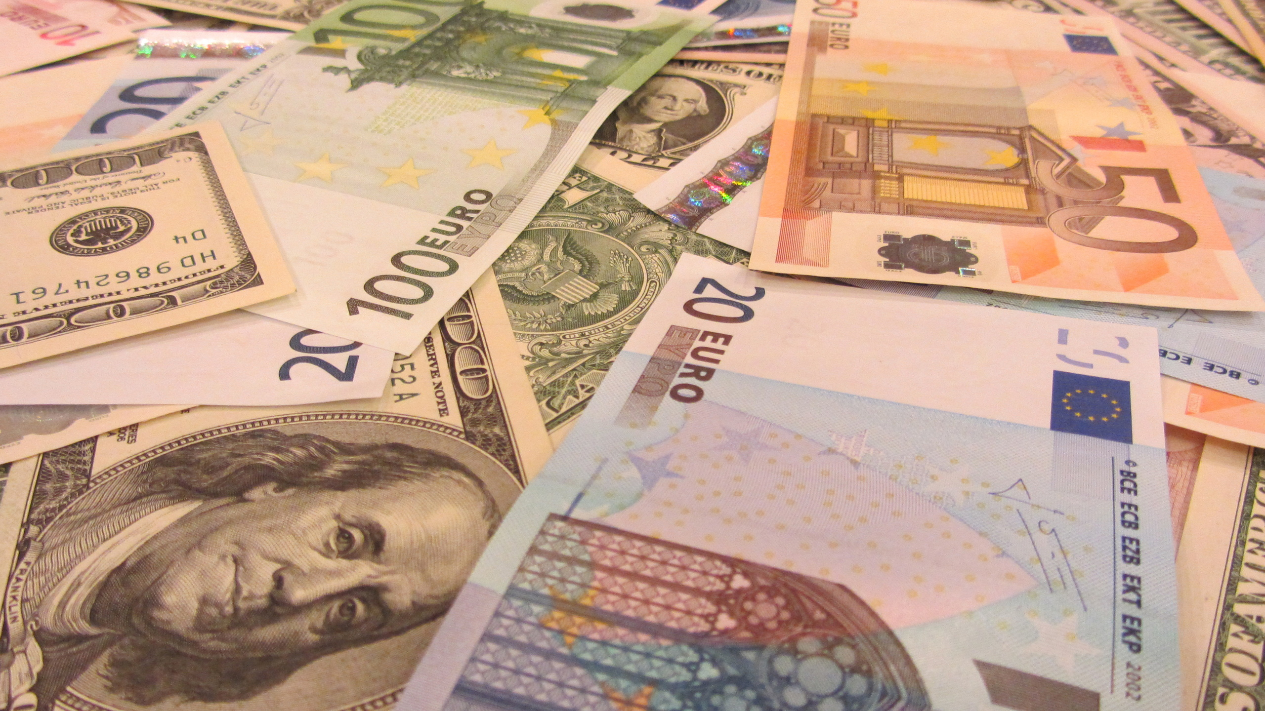 A proposito di “tetti”, contanti ed evasione fiscale