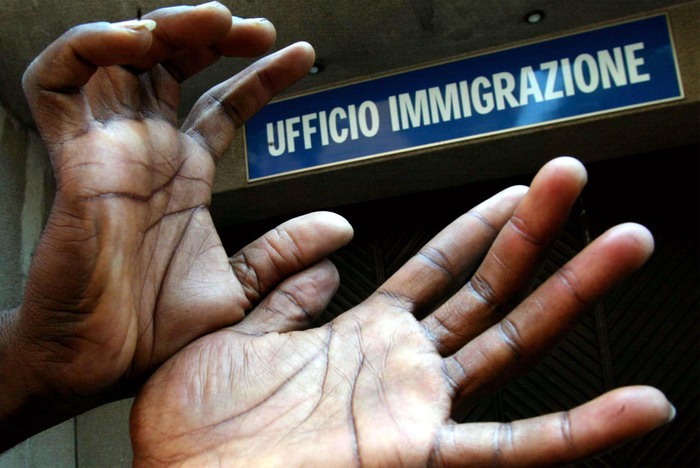 Il diniego al rilascio del permesso di soggiorno allo straniero condannato per stupefacenti