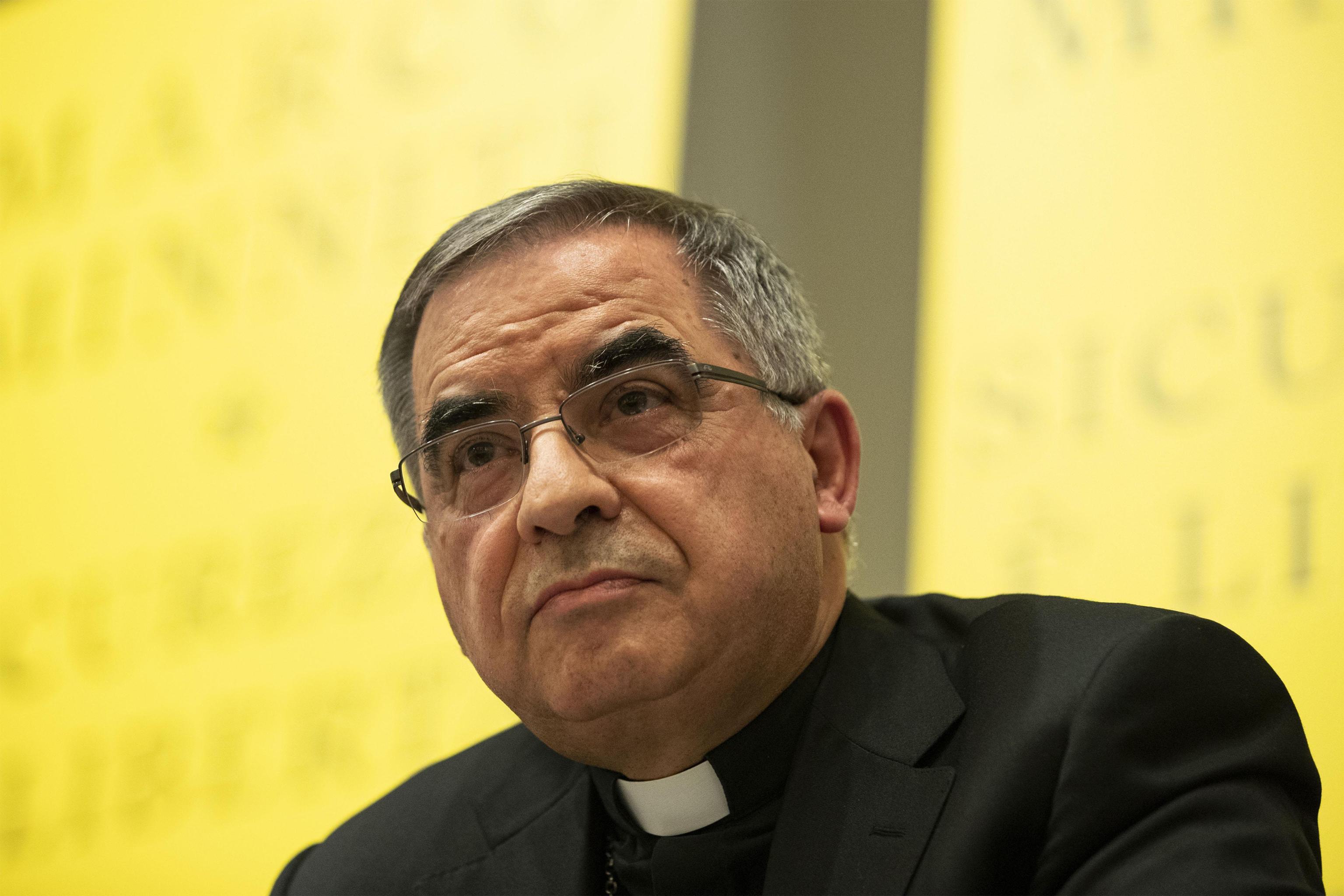 Vaticano, associazione a delinquere: Becciu indagato 