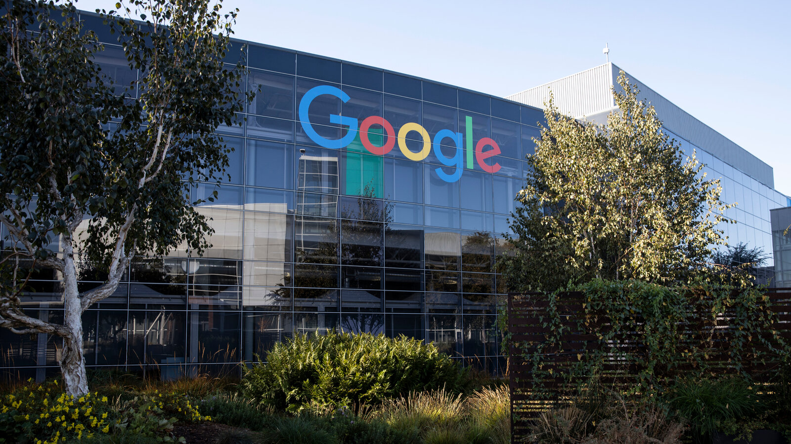 Corte Ue, Google dovrà rimuovere le informazioni inesatte