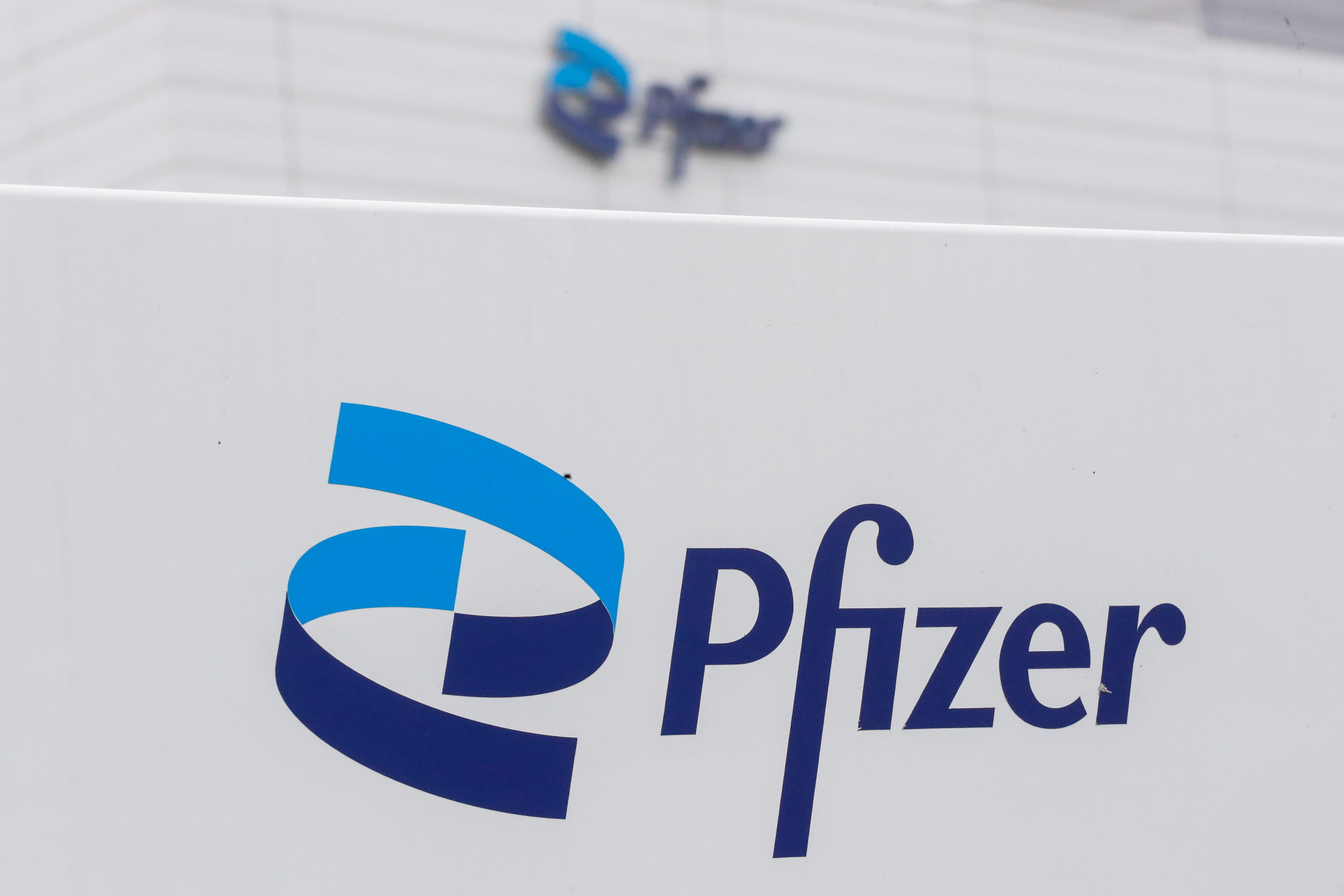La figuraccia di Pfizer sui vaccini