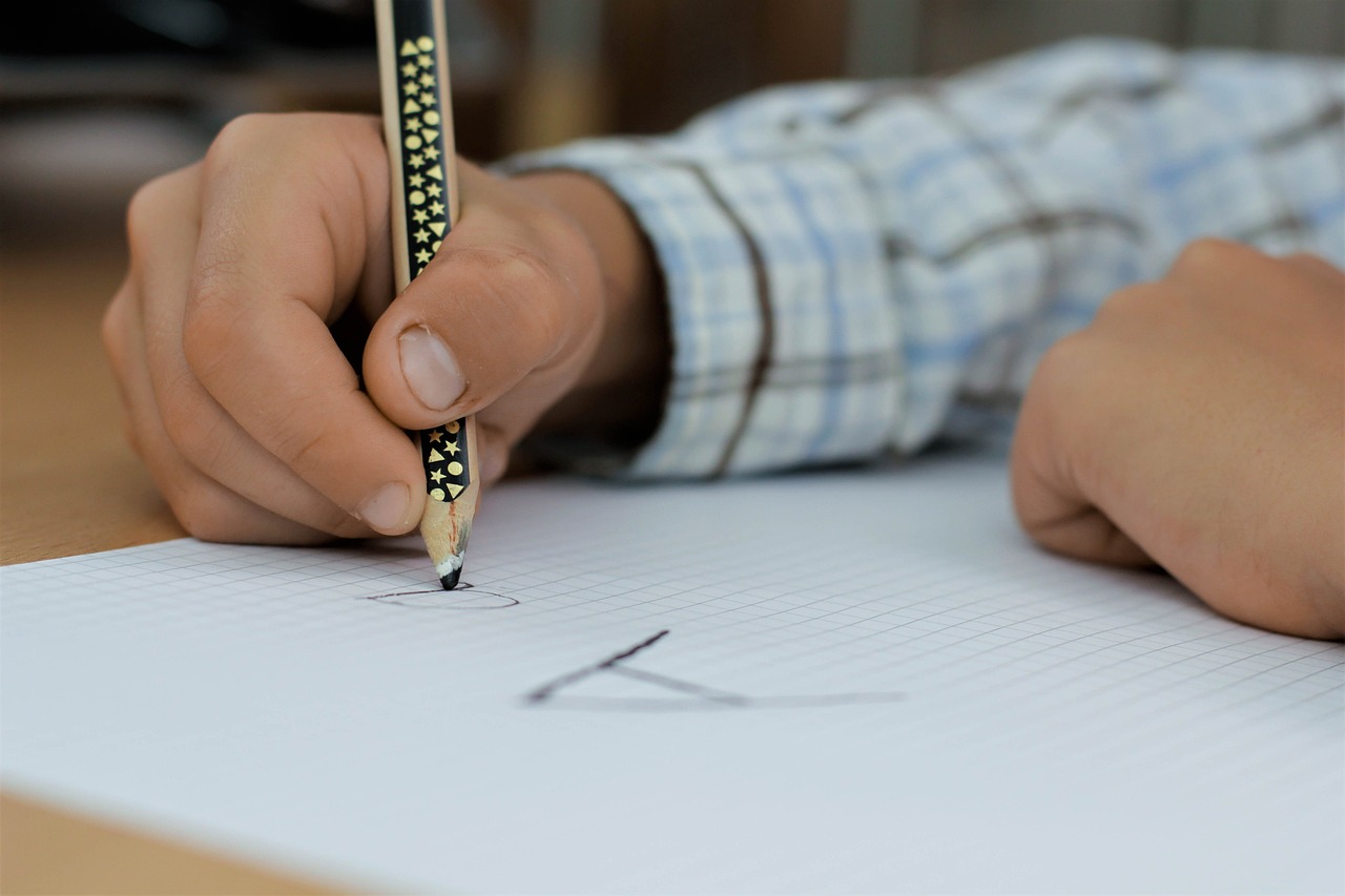 I bambini non sanno più scrivere in corsivo
