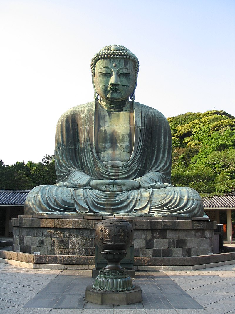 La comunità buddhista in festa per la benedizione del Buddha