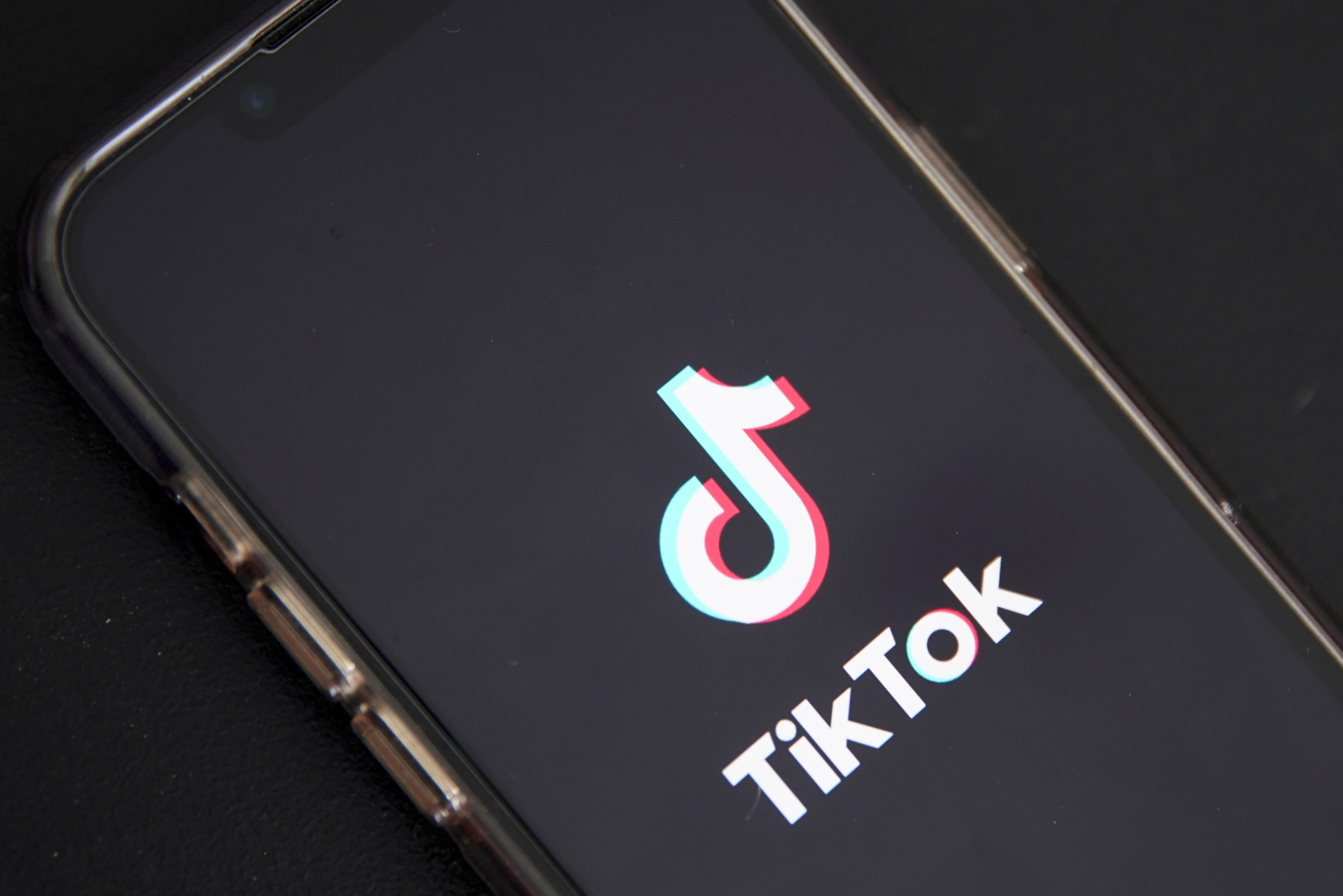 TikTok pensa anche ai genitori: nuovi filtri per i contenuti