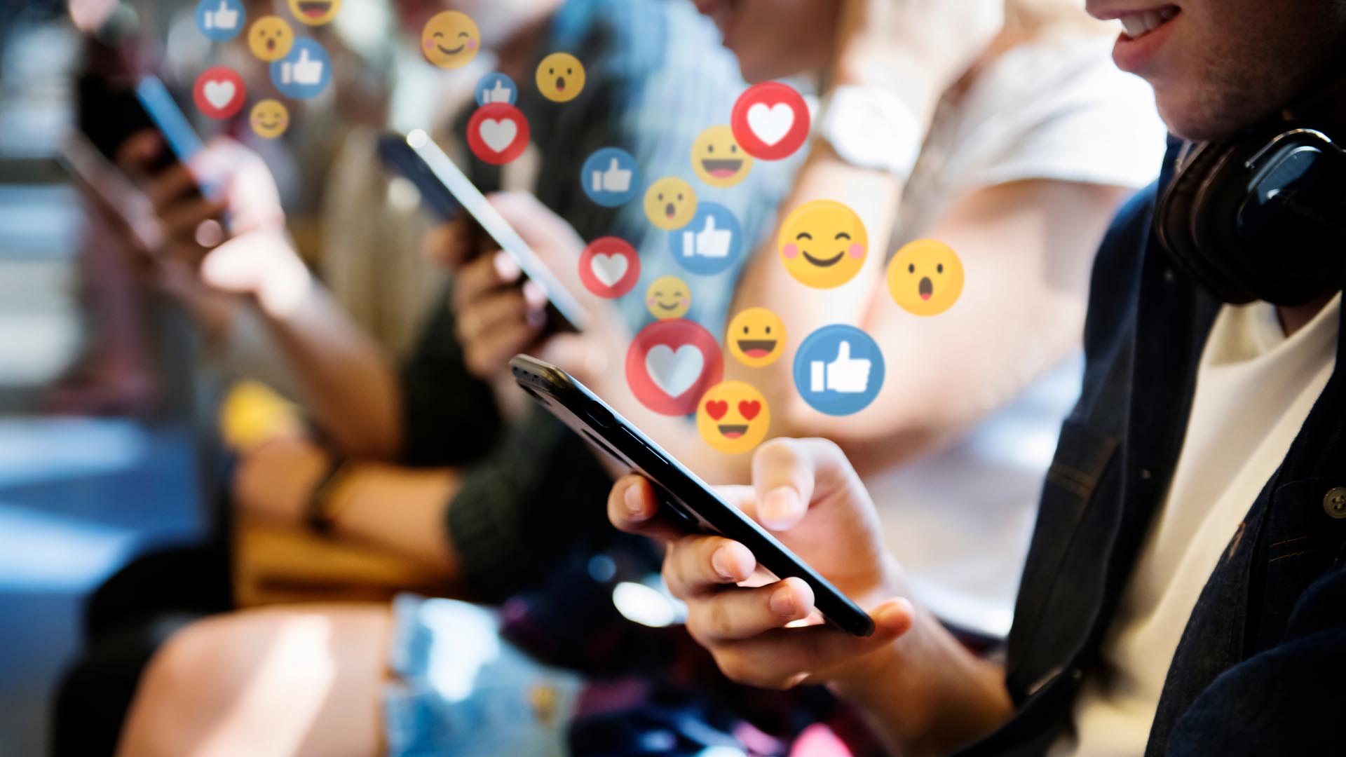 Influencer, il virus più nocivo della società attuale