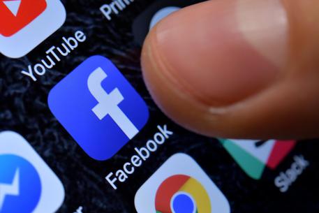 Facebook chiude la sezione notizie