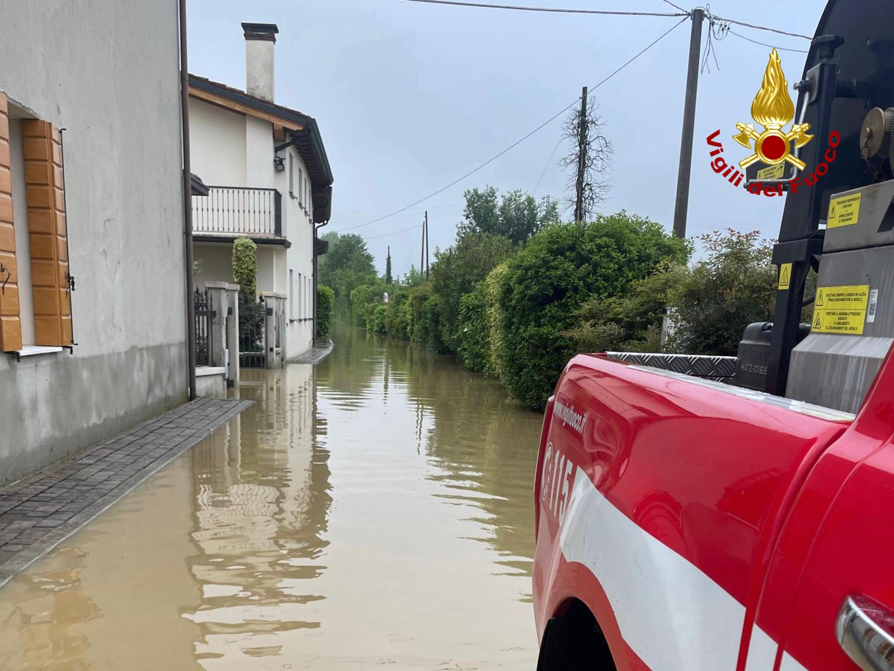 Esondazioni nel padovano, allerta rossa in Veneto