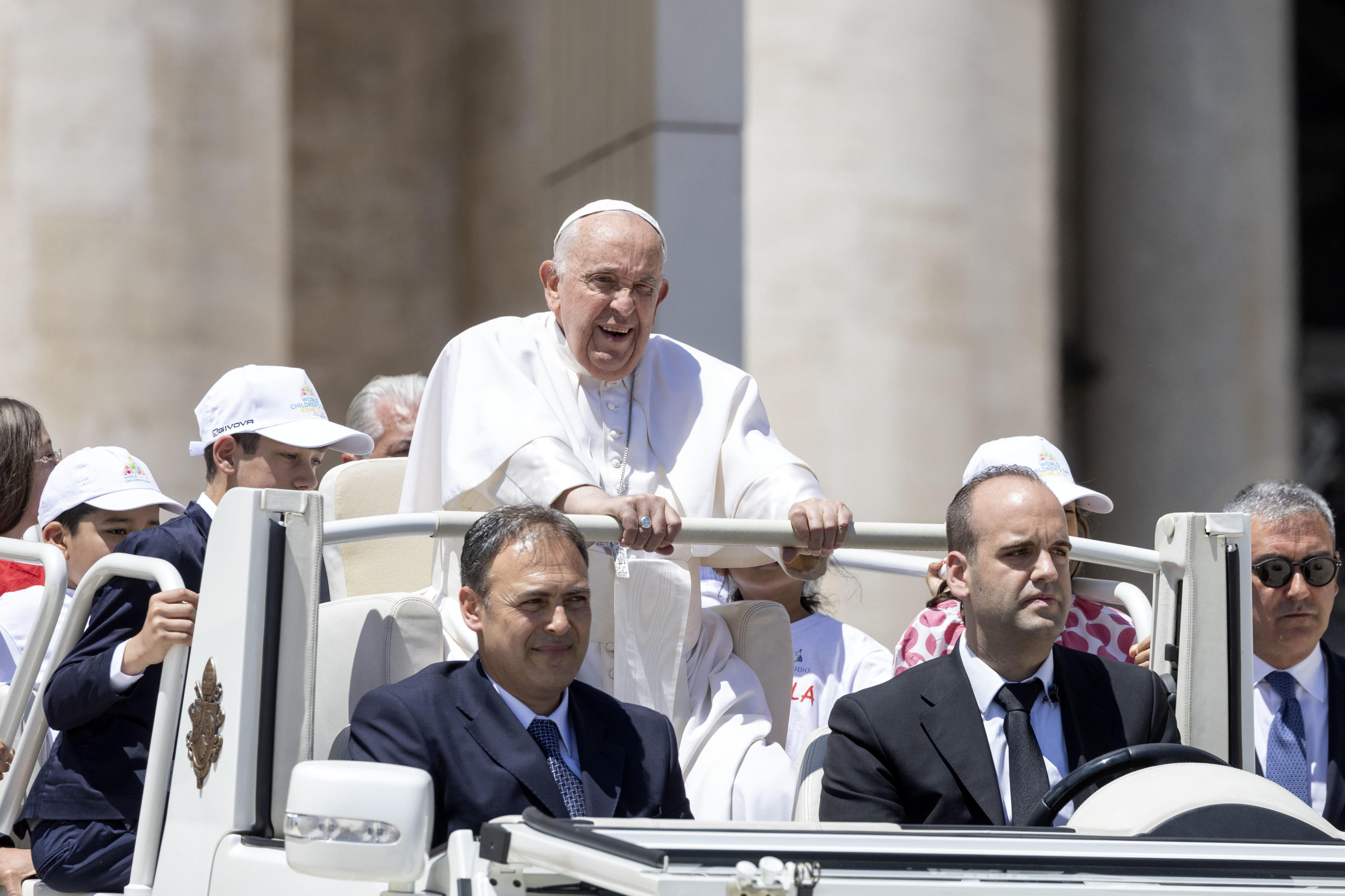 Papa Francesco ci ricasca